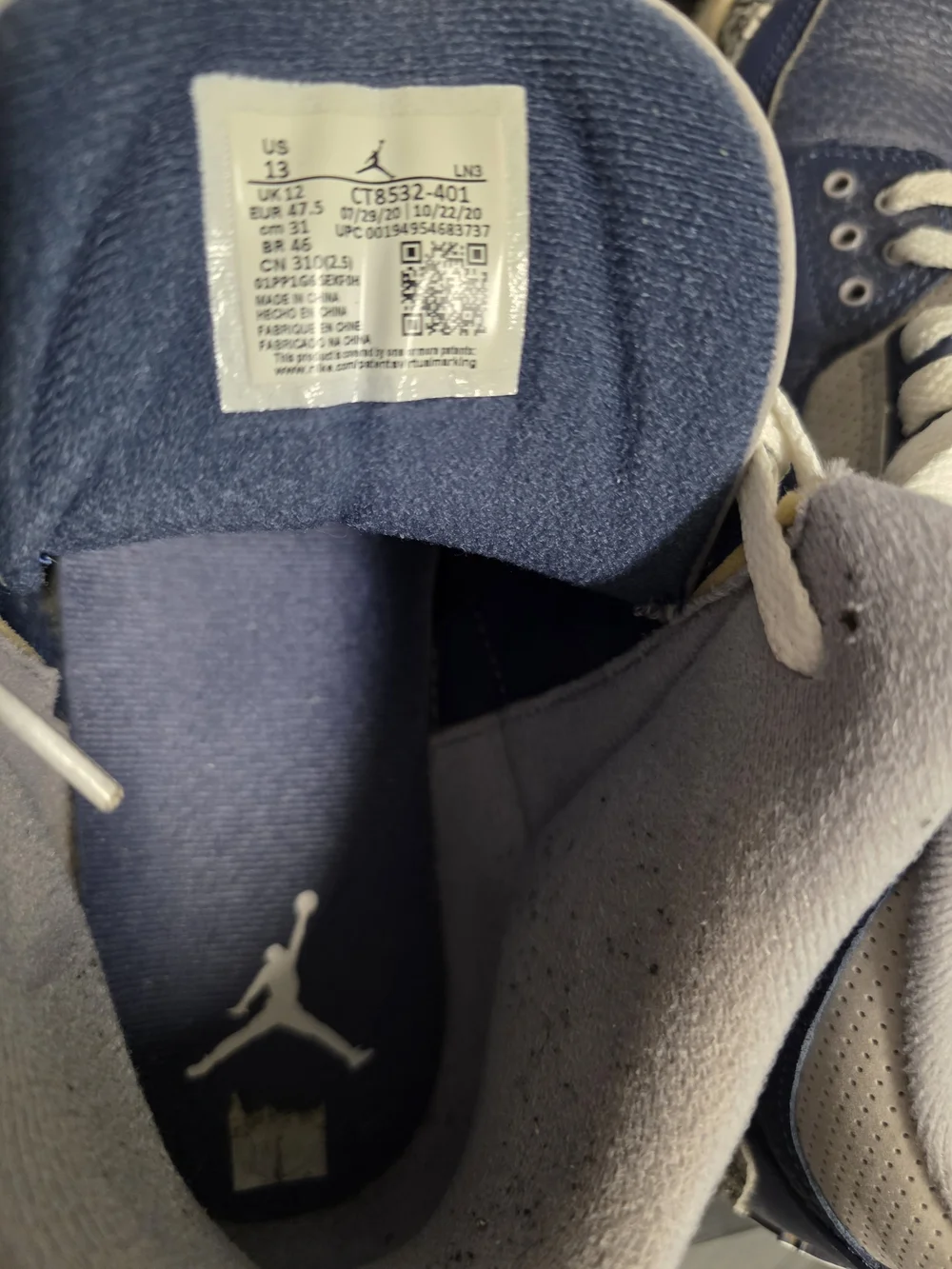 Jordan Men's Navy Blue and Light Gray Retro Basketball Sneakers